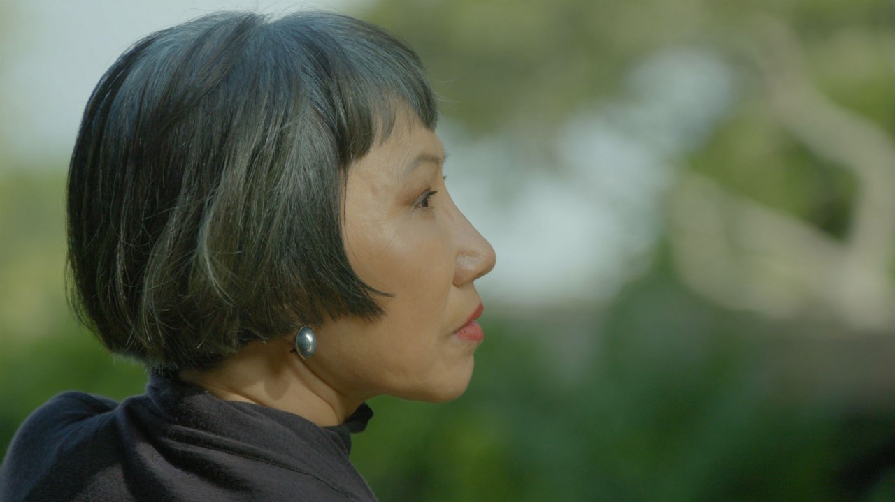 Amy Tan gazing into the distance